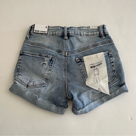 Almost Famous Mom Short - Picture 5 of 7